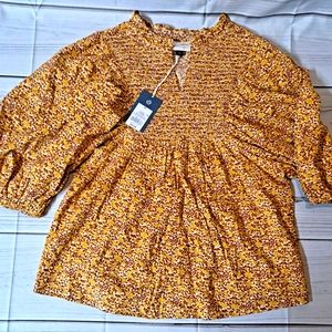 Universal Threads floral top